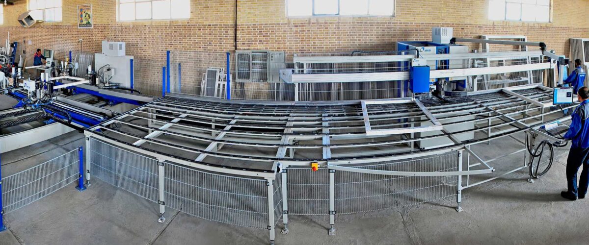 صنعت و معدن ایران؛ ایستادگی در برابر تحریم و کمبود منابع انرژی